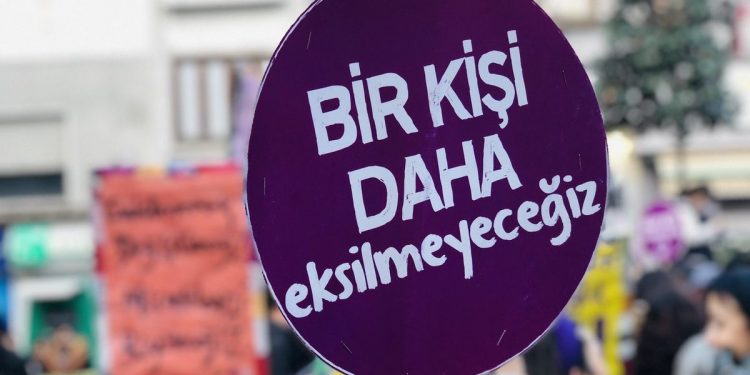 Kadın cinayetlerinin faili de sorumlusu da yanı başımızda