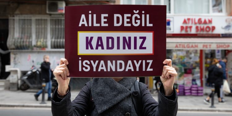 Rejimin vizyonu: Kadın ve lgbti+ları aile kıskacına almak