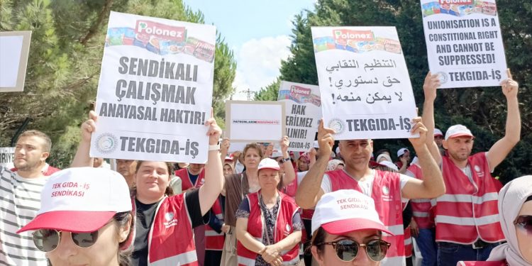 Polonez işçileri sendika haklarından vazgeçmiyor!
