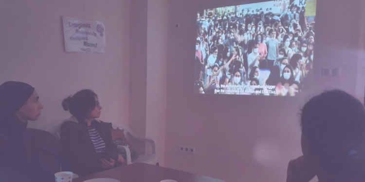 “Bu Kalabalığı Hatırla” belgeselini izleyip ardından haklarımızı ve mücadelemizi konuştuk