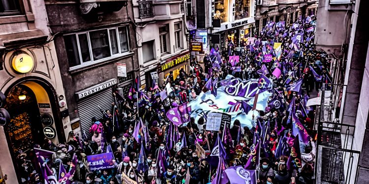 8 Mart 2026: Emeğimiz, bedenimiz, haklarımız için mücadeleye!