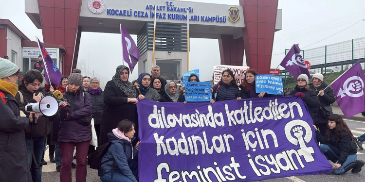 Altı kadın ve kız çocuğunun katledildiği Dilovası davası başladı