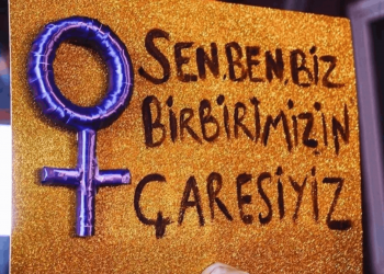 “Yalnız değilsin” demek neden politiktir?